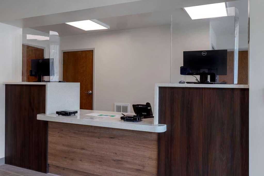 Quality Inn Saint Petersburg North-Tampa Bay Interior photo